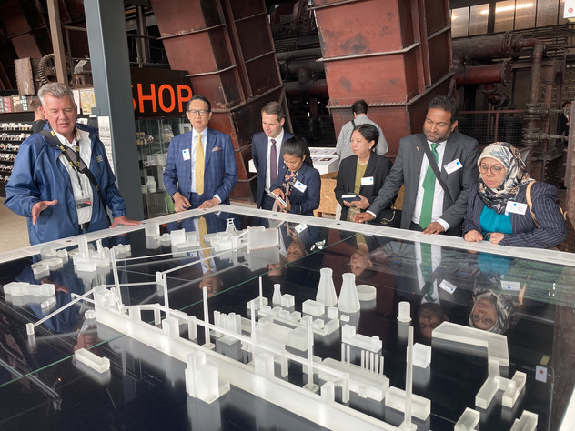 Gruppenführung bei der Zeche Zollverein Gruppenführung bei der Zeche Zollverein